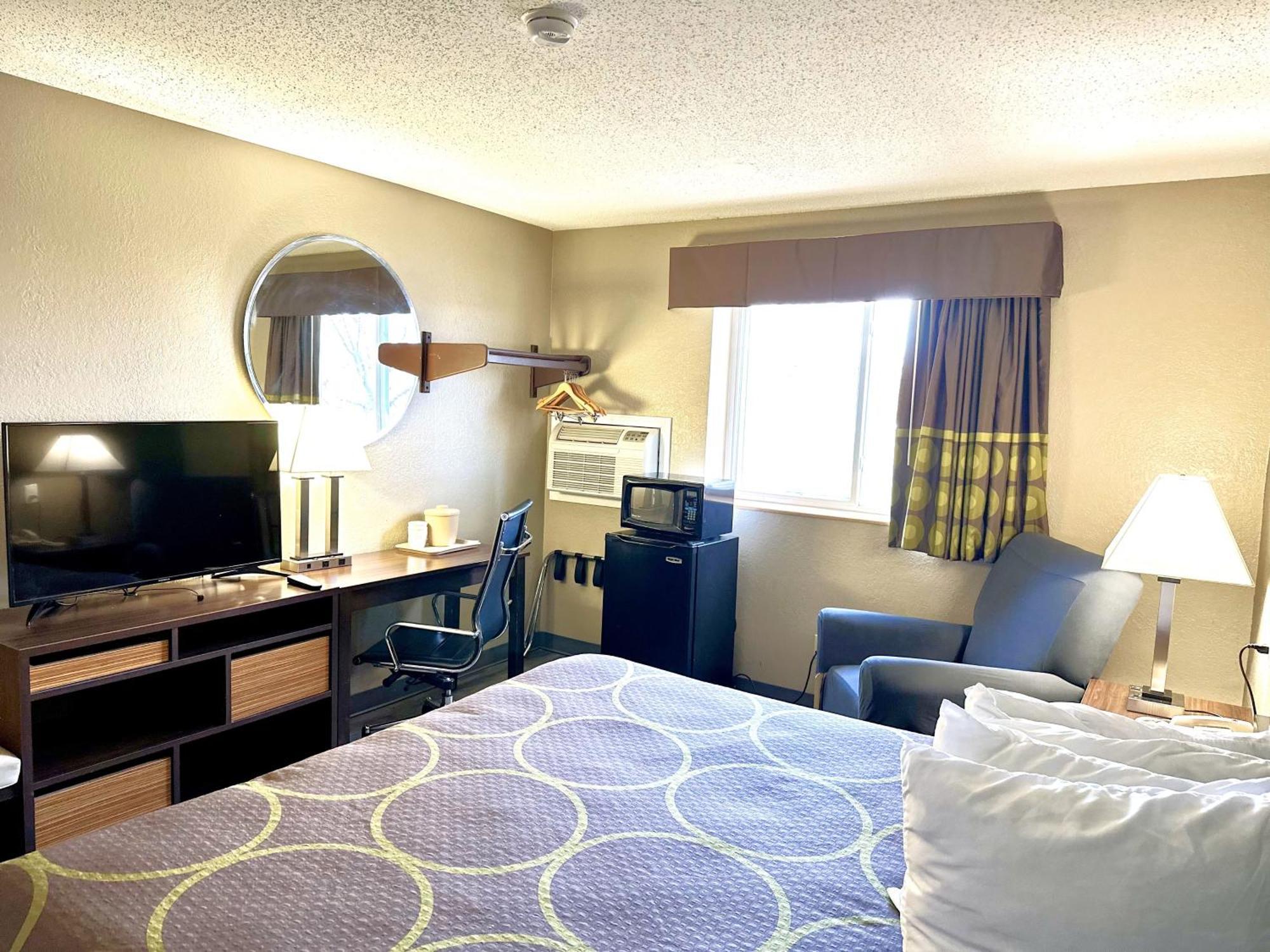Hotel Super 8 By Wyndham Latham - Albany Airport Esterno foto